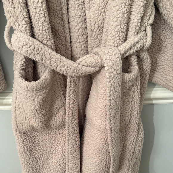Pottery Barn Robe Cream Textured Sherpa Robe Large - Picture 3 of 6